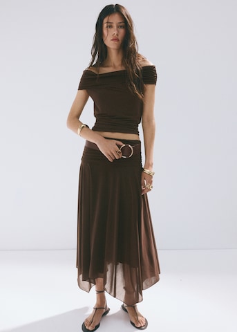 Tricou 'PINI' de la MANGO pe maro