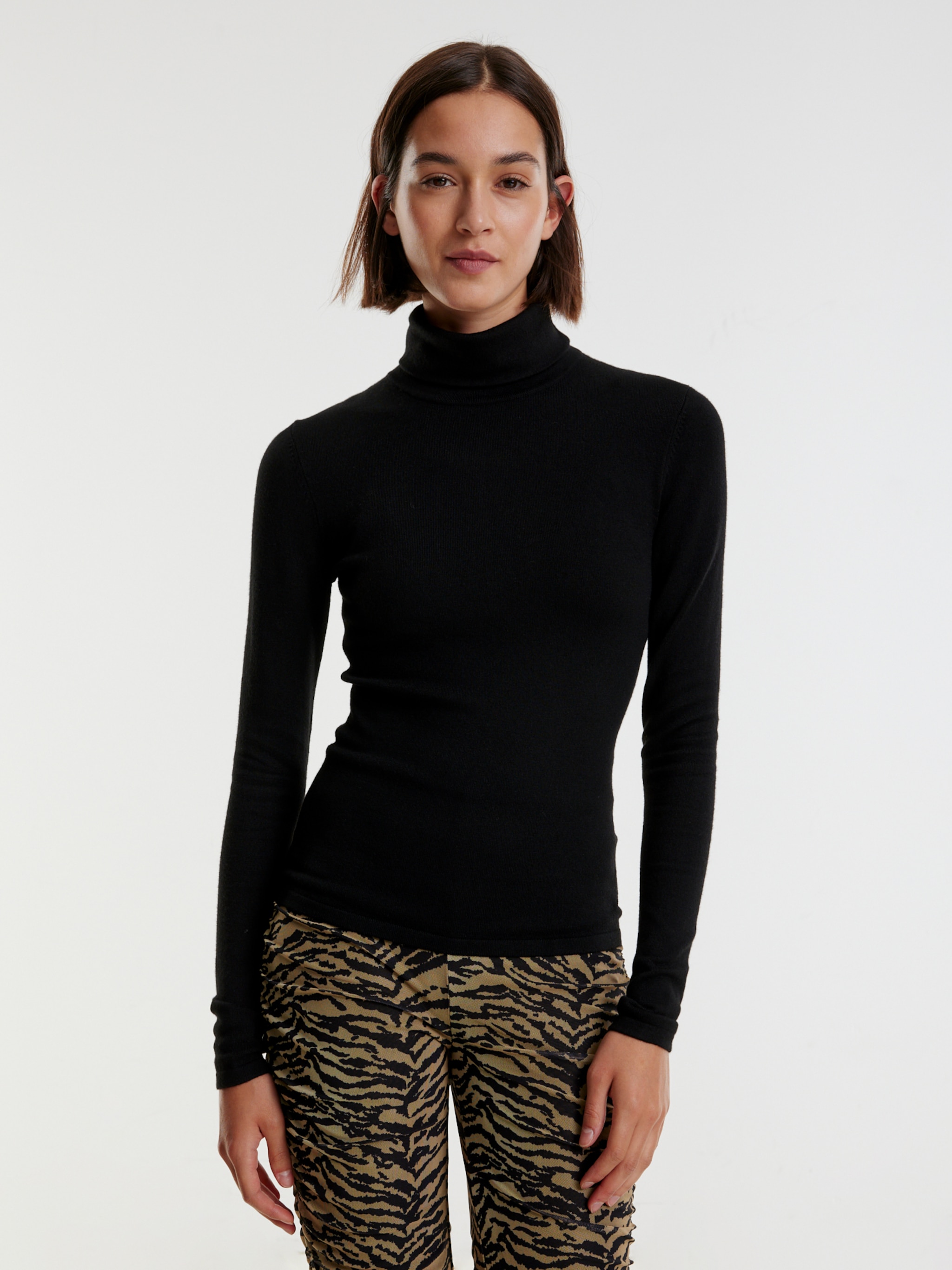 EDITED Produkte Pullover 'RADIA' schwarz