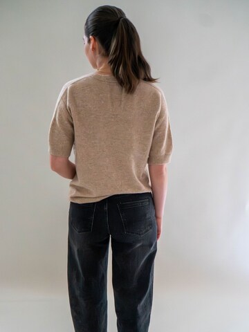 WEARABLE STORIES Pullover 'Rune' in Braun