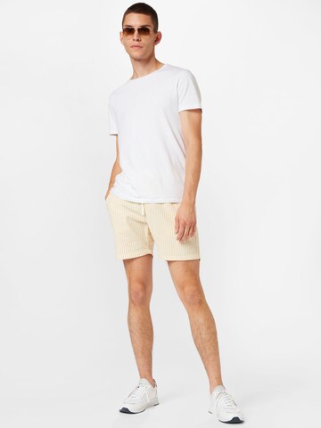 Cotton On Regular Shorts in Gelb