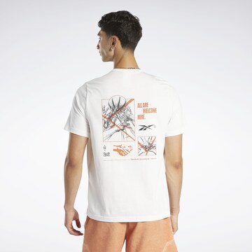 T-Shirt Reebok en blanc