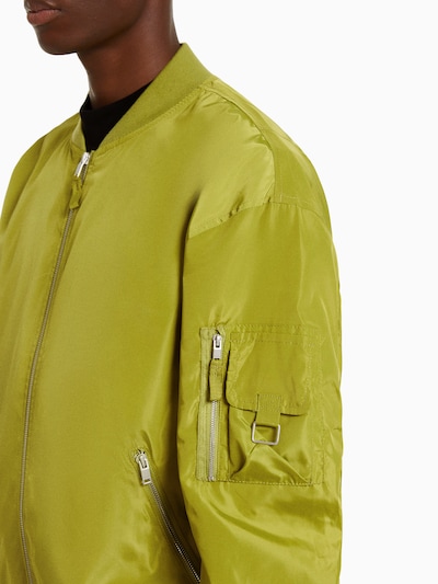 Bershka Veste mi-saison en kiwi, Vue avec produit