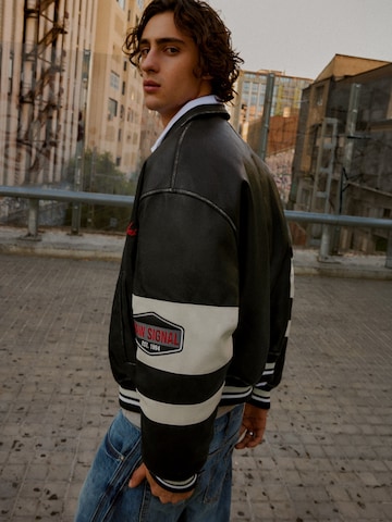 Giacca di mezza stagione di Bershka in nero