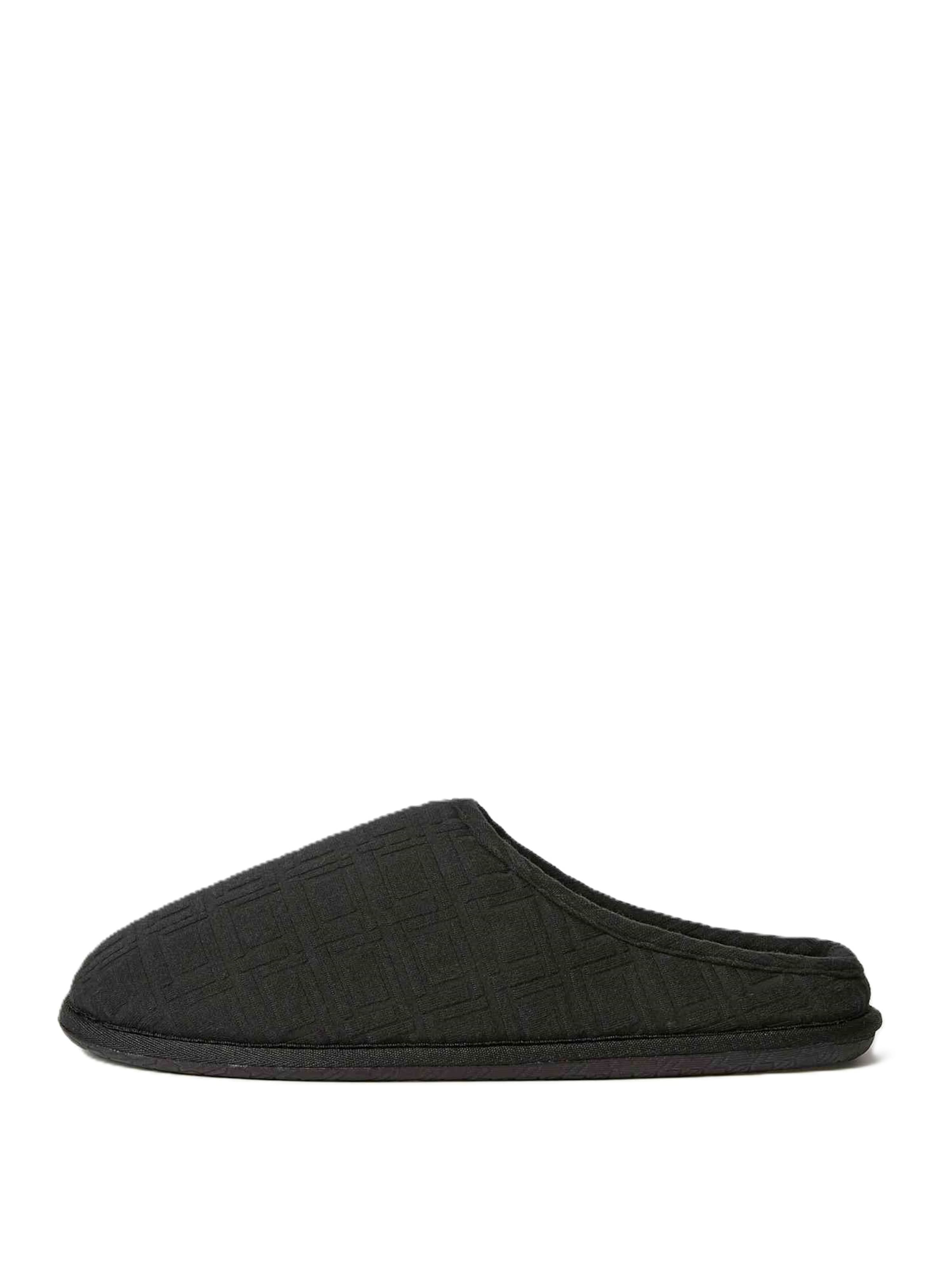 Pantoufle Marks & Spencer en noir : devant
