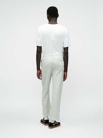 Regular Pantalon 'ESSENTIAL' Abercrombie & Fitch en gris