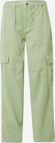 BILLABONG Широка кройка Карго панталон в зелено: отпред