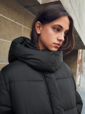 Bershka Jacke in Schwarz