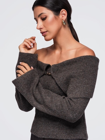 Pullover di Ombre in marrone