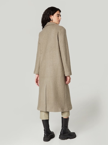 Guido Maria Kretschmer Women Between-Seasons Coat 'Elva' in Beige