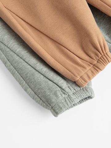 Cool Club Loosefit Housut värissä beige