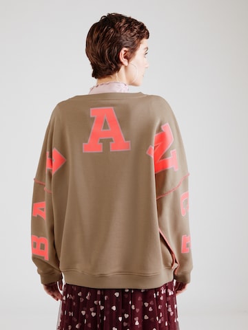 Sweat-shirt 'Yoga' miss goodlife en beige