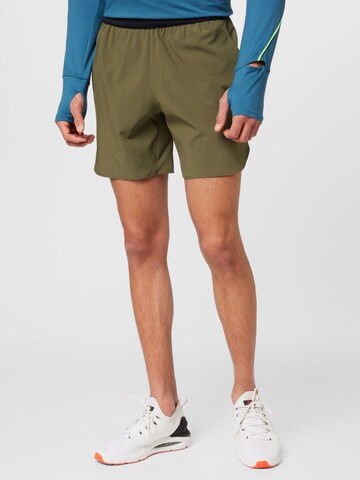 UNDER ARMOUR Regular Sportbroek 'Peak' in Groen: voorkant