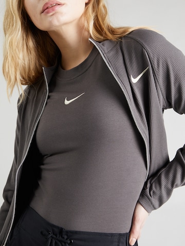 Tricou body de la Nike Sportswear pe gri