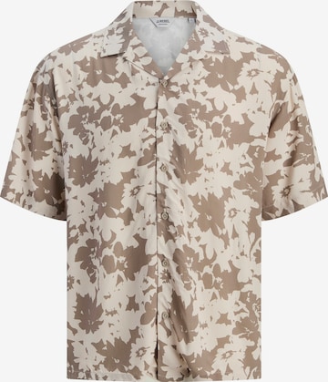 JJ Rebel Классический крой Рубашка 'JREBBLOSSOM' в Бежевый: спереди