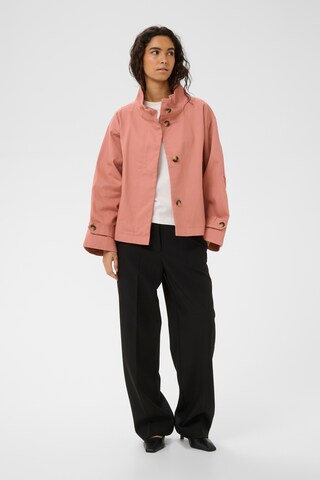 SOAKED IN LUXURY Tussenjas 'SLJannine' in Roze