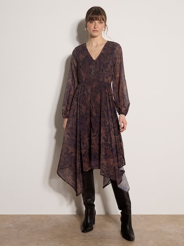 Robe-chemise ' Leopardenmuster Chiffonkleid ' Apricot en marron : devant