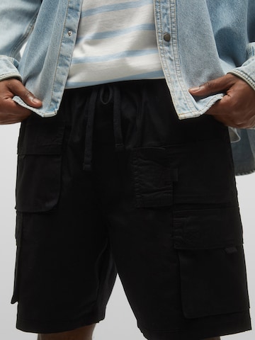 Pull&Bear Normalny krój Spodnie w kolorze czarny