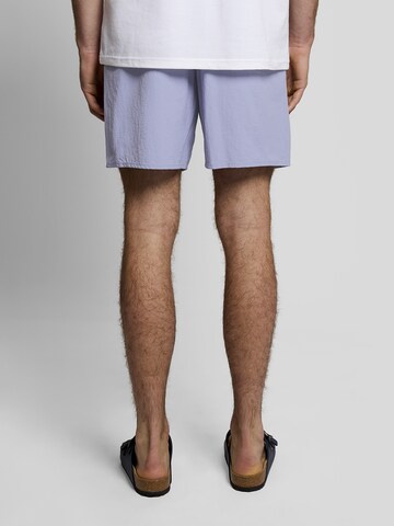 Lyle & Scott Loosefit Badeshorts in Blau