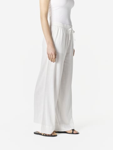 KOROSHI Bő szár Nadrág - fehér