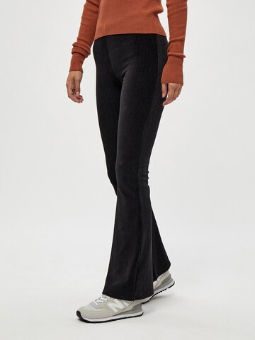 DESIRES Flared Leggings 'Britt' in Zwart: voorkant