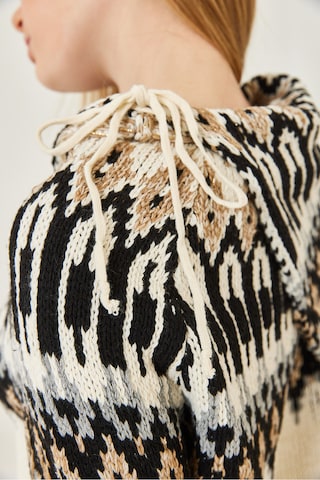 Pullover di Bianco Lucci in beige