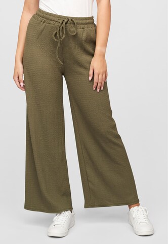 Cloud5ive Regular Trousers in Green: front