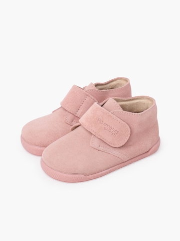 Pisamonas - Bota em rosa