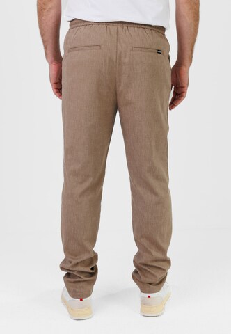 regular Pantaloni di Kleinigkeit in marrone
