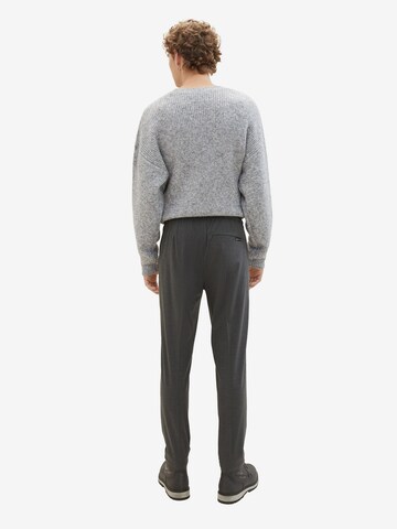 Regular Pantalon à plis TOM TAILOR DENIM en gris