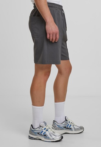 Urban Classics Loose fit Trousers in Grey