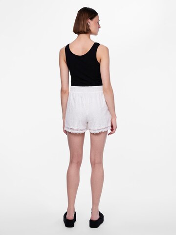 PIECES Regular Pants 'PCOlline' in White