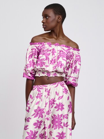 Influencer - Top en lila: frente