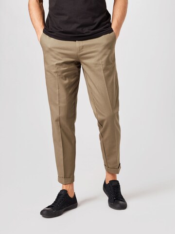 BURTON MENSWEAR LONDON - Tapered Pantalón de pinzas en verde: frente