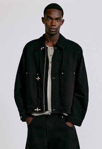 Pull&Bear Between-Season Jacket in Black: front
