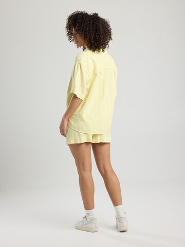 America Today Regular Broek in Geel