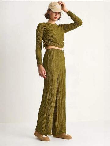 Pantalons de tailleur Bianco Lucci en vert