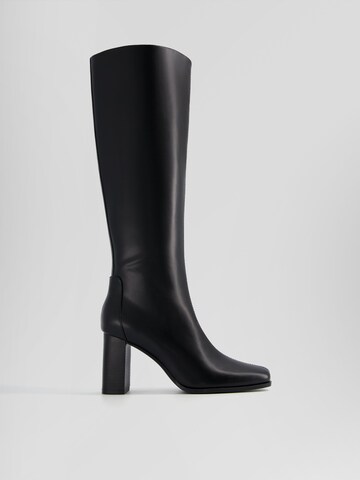 Bershka Stiefel in Schwarz