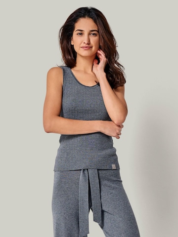 YOU LOOK PERFECT Sticktop 'TOP BLOSSOM - Geripptes Merino Top mit Rundhals' in Grau