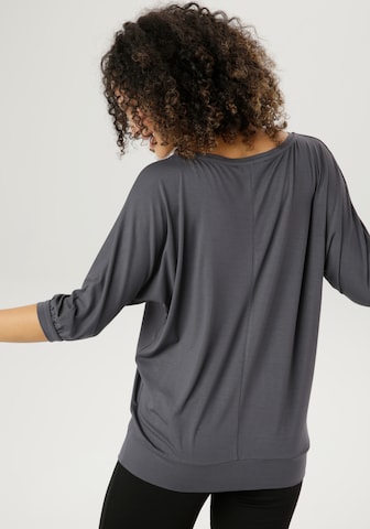 Aniston SELECTED Oversized Shirt in Grey