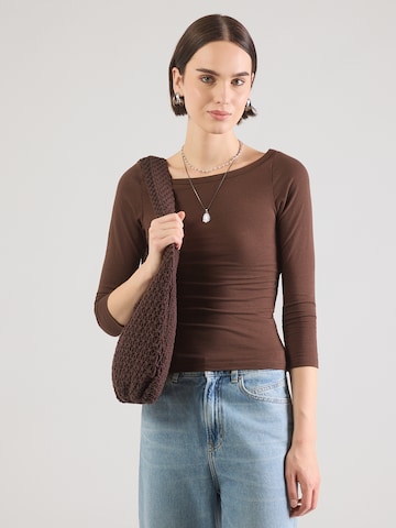 PIECES Μπλουζάκι 'PCPHOEBE' σε καφέ: μπροστά