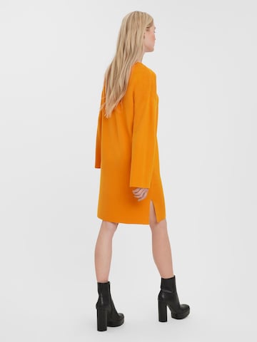 VERO MODA Úpletové šaty – oranžová