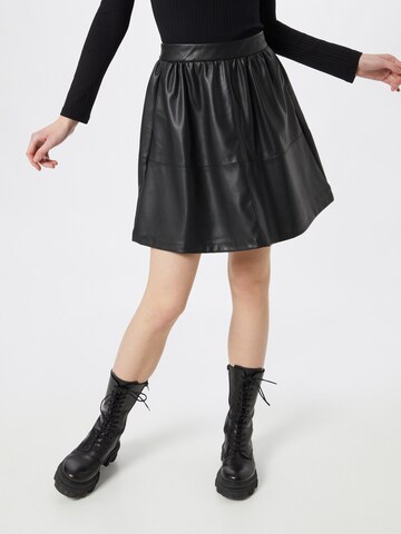 VILA Skirt in Black: front