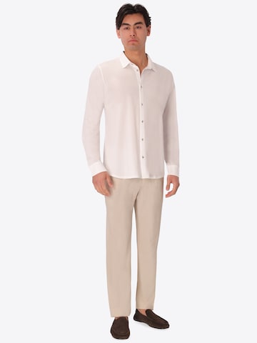 Distretto12 - Ajuste regular Camisa 'Menta' en blanco