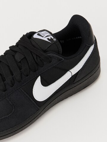Nike Sportswear Platform trainers 'Field General' in Black