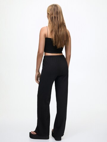 Pull&Bear regular Bukser i sort