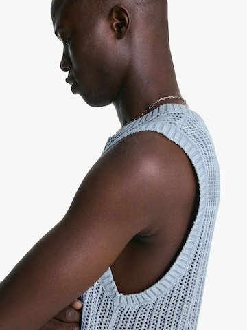 T-Shirt Bershka en bleu