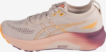 Chaussure de course 'Gel-Kayano 31' ASICS en beige : devant