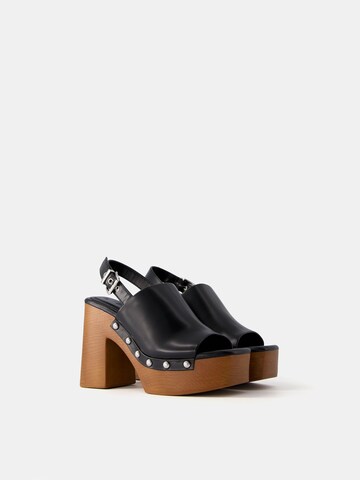 Bershka Sandale in Schwarz