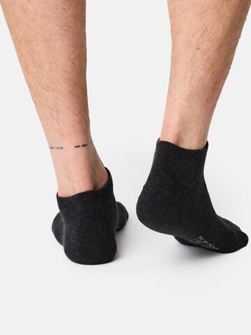 Nur Der Socken in Grau