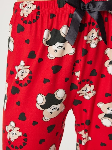 Pantaloni de pijama de la Happiness İstanbul pe roșu
